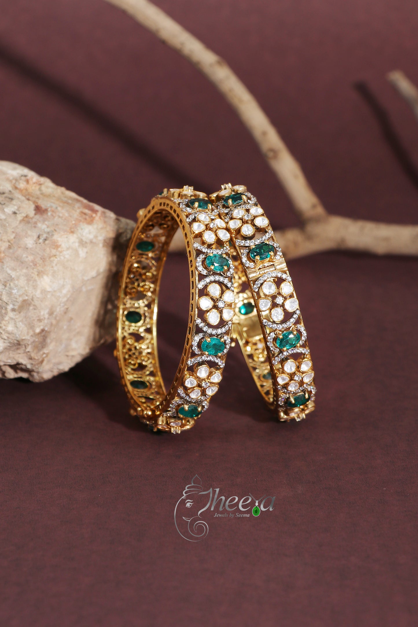 Ratnavalli  green Bangle Set