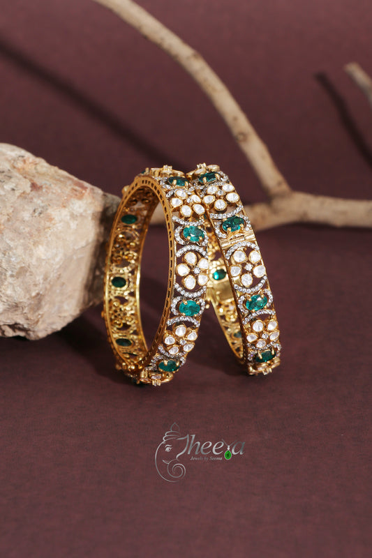 Ratnavalli  green Bangle Set