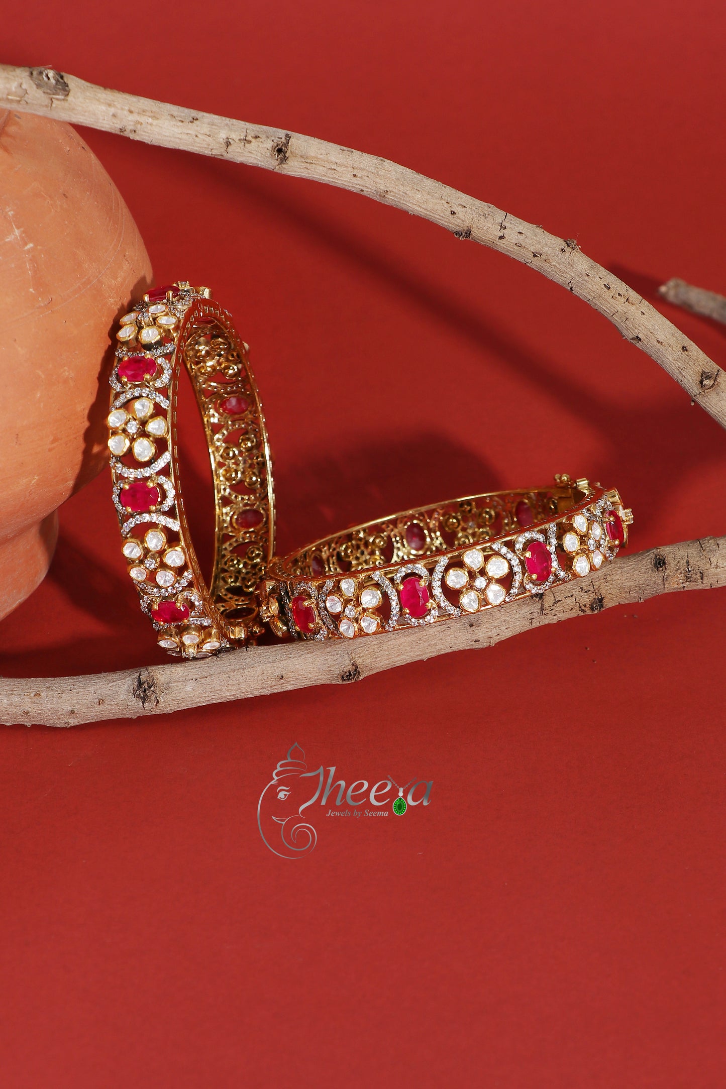 Ratnavalli Red Bangle Set