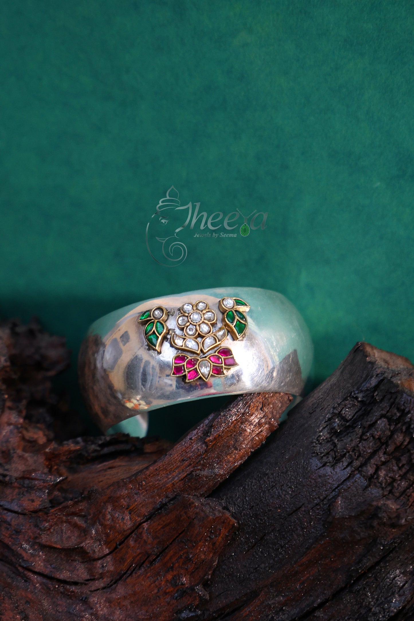 Modern silver thin bracelet with red kundan