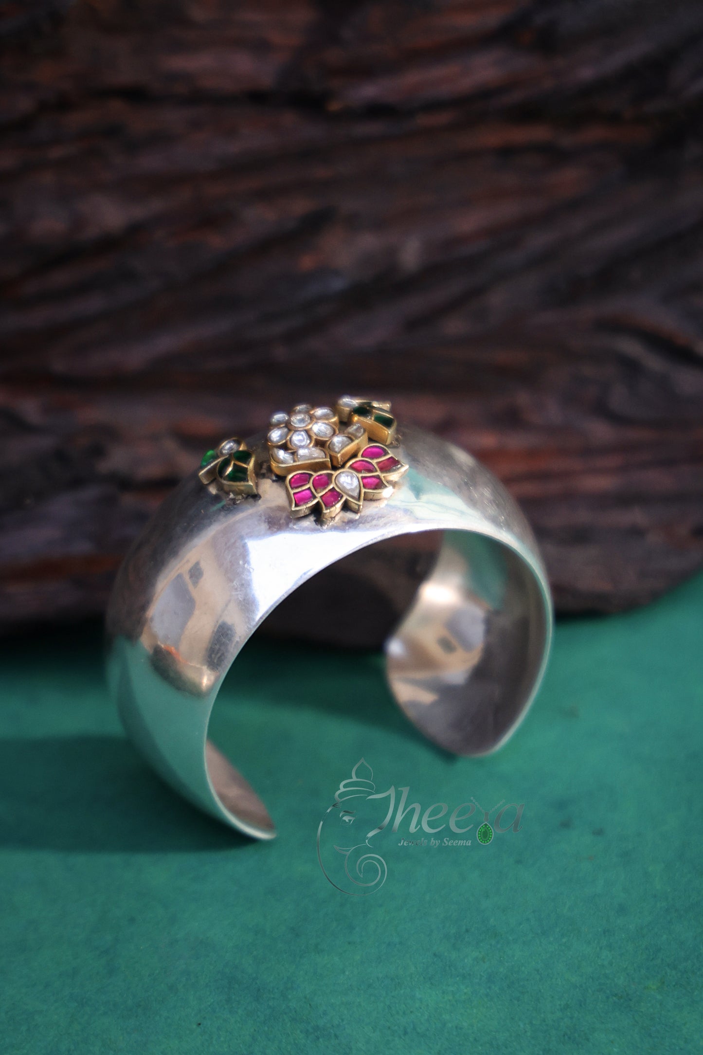 Modern silver thin bracelet with red kundan