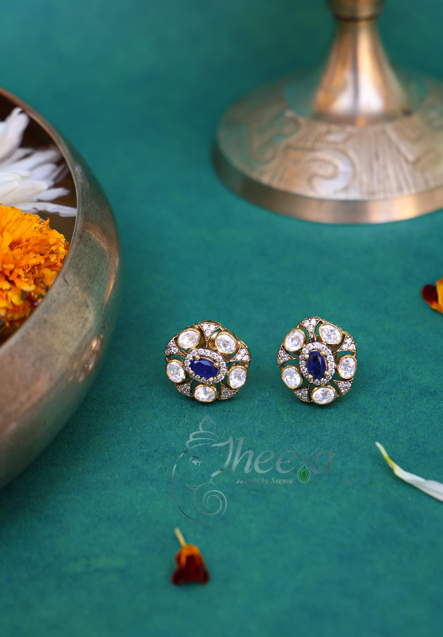 Sapphire and moissanaite Stud
