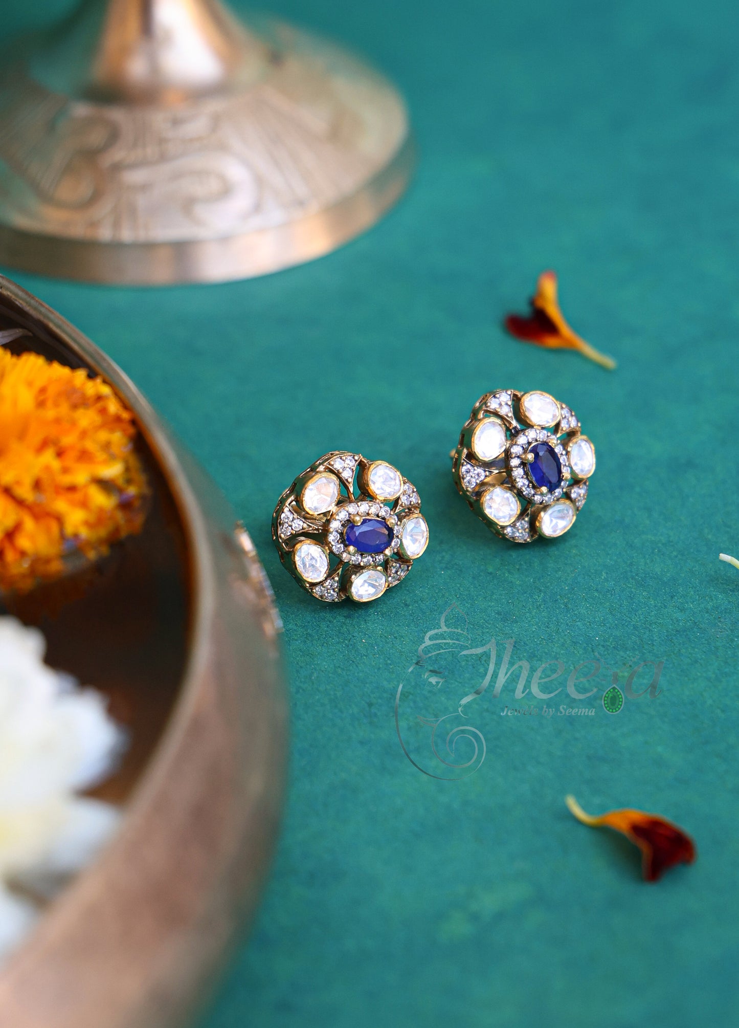 Sapphire and moissanaite Stud