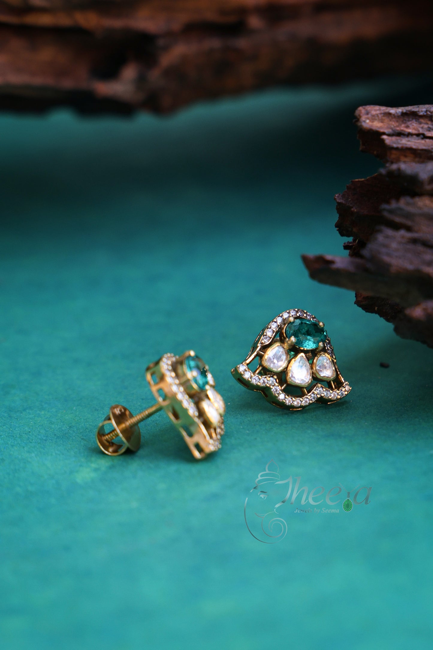 Green and 3 moissanite studs