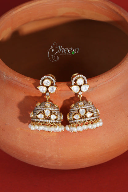 Ratnavalli Clover stud Jhumka