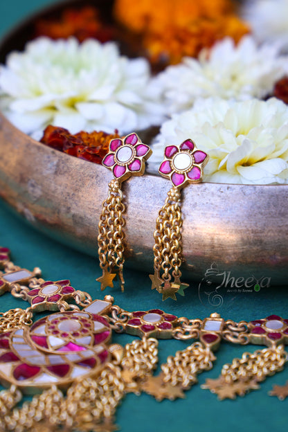 Red and white kundan necklace set with big pendant