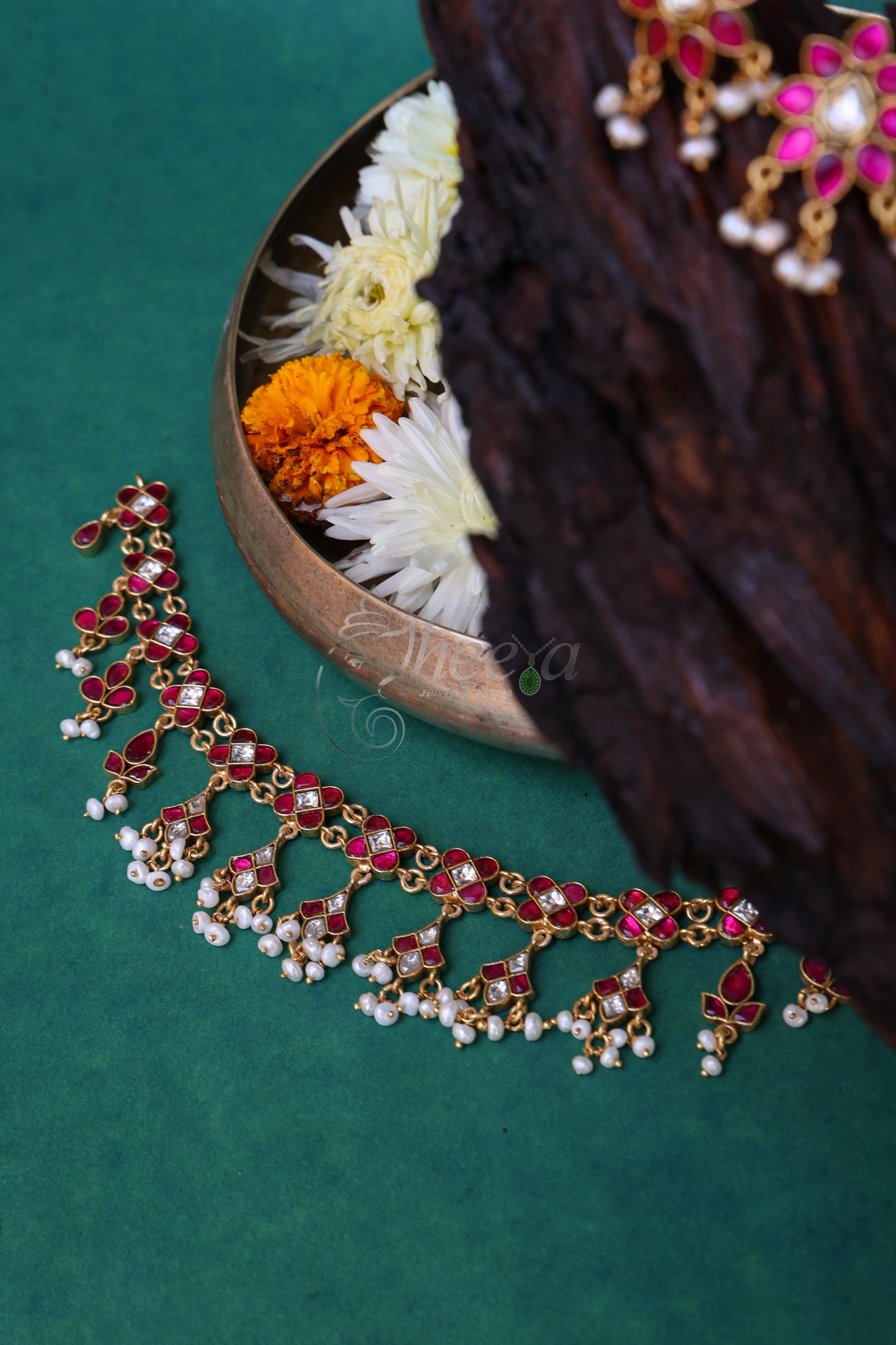 red n white kundan necklace