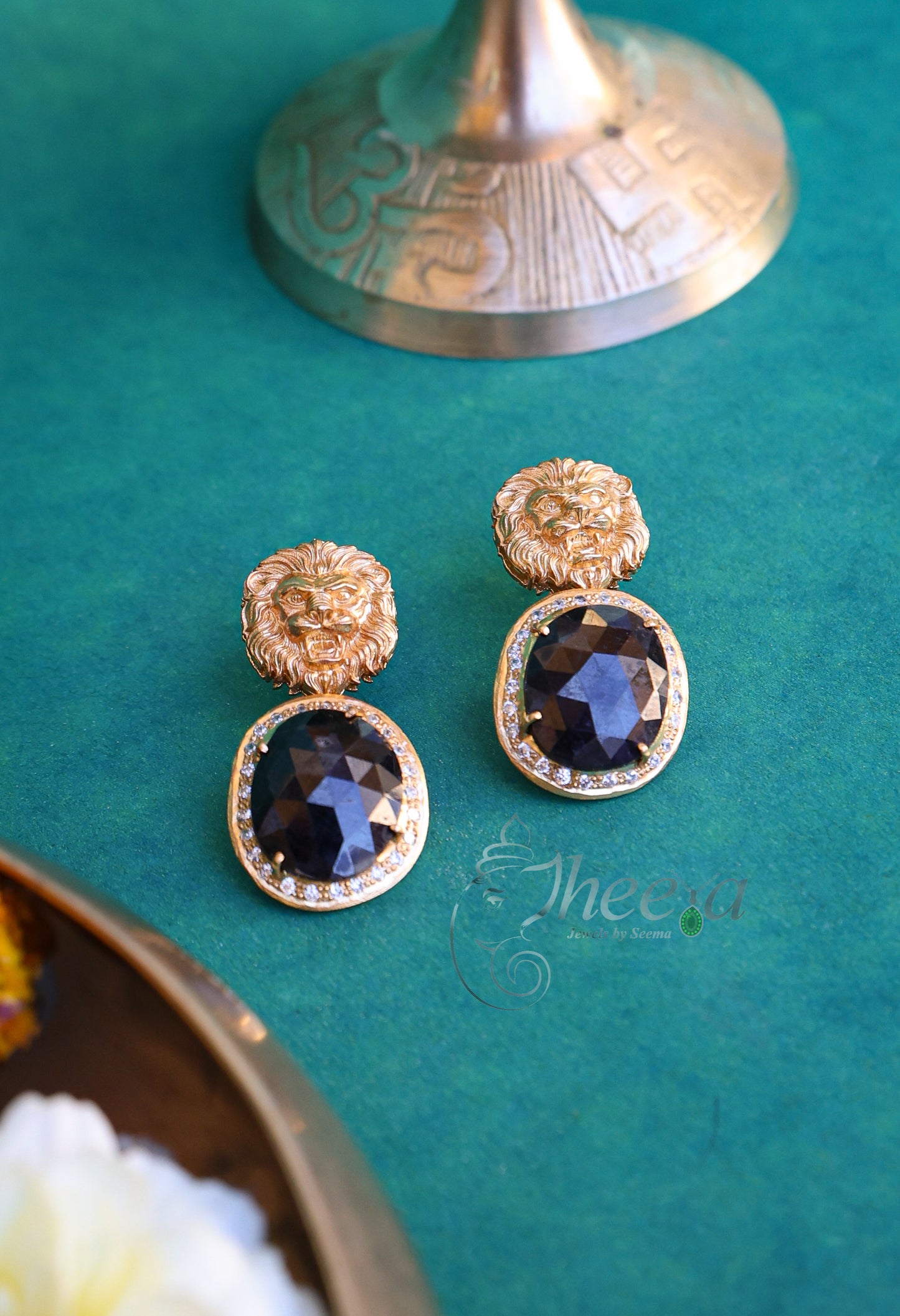 Multi Saphire with moissanaite set