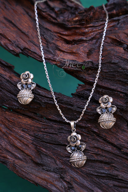 oxidised Silver  rose Pendant set