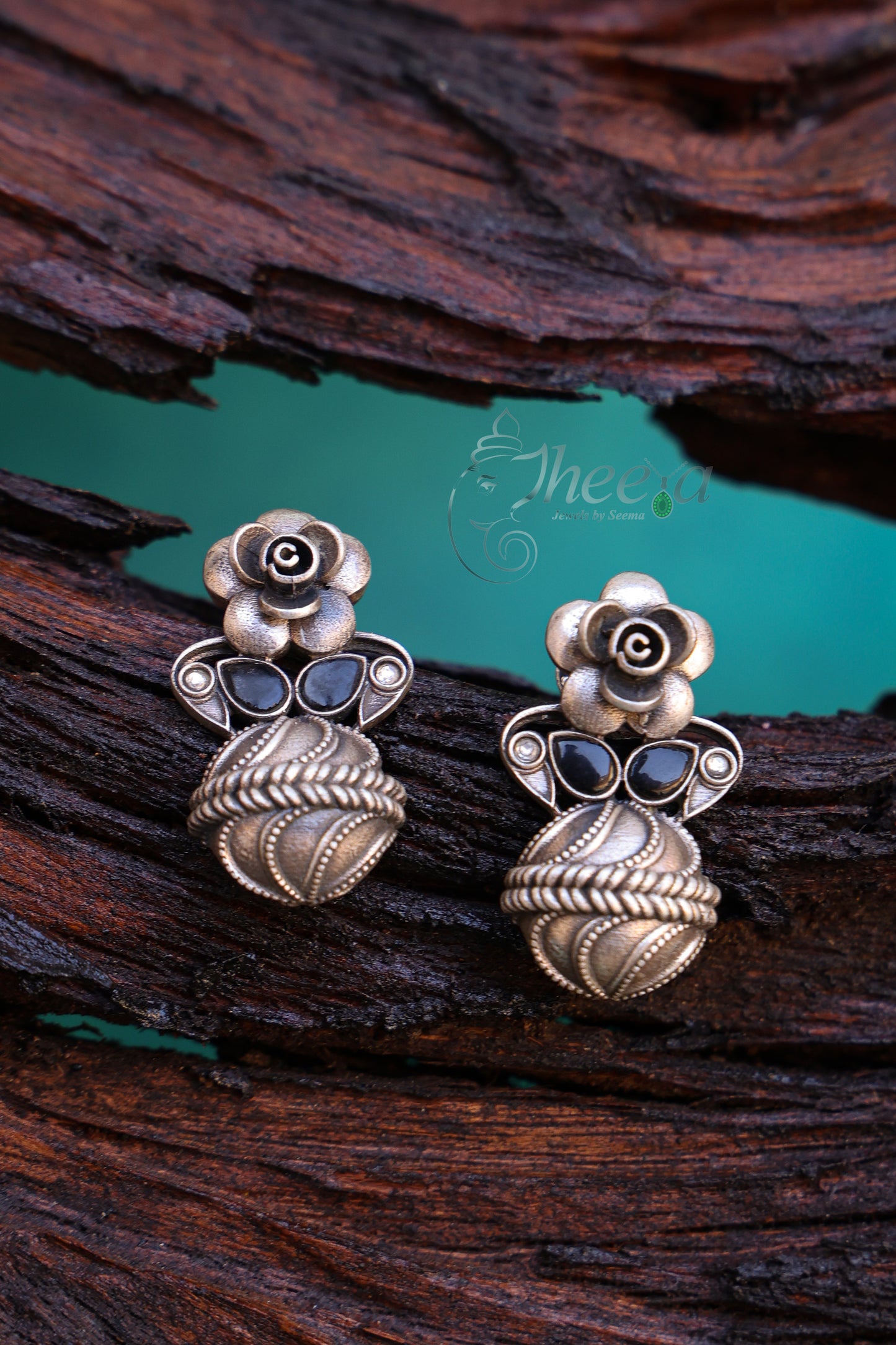 oxidised Silver  rose Pendant set