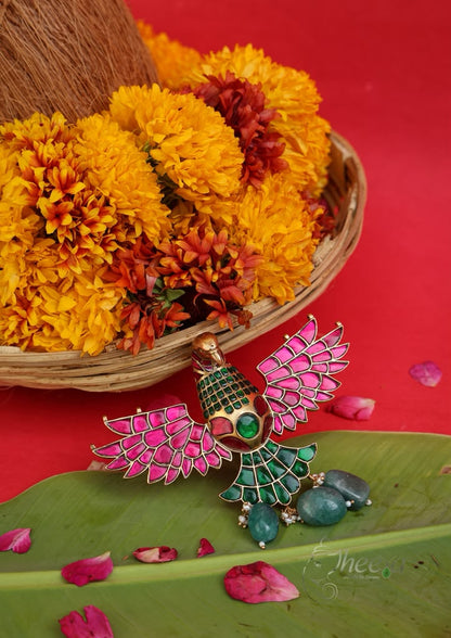 Noor Garuda Kundan Pendant
