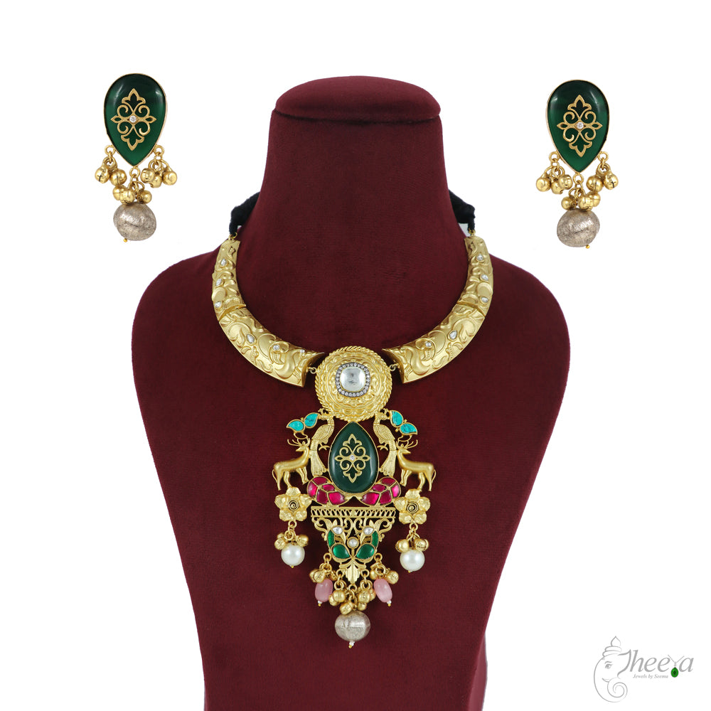 Royal Hasli with Big Pendant image 4