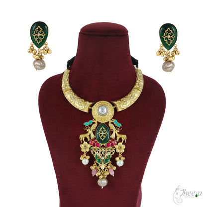 Royal Hasli with Big Pendant image 4
