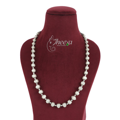 Saadagi Geometric Shape Beads Necklace image 1