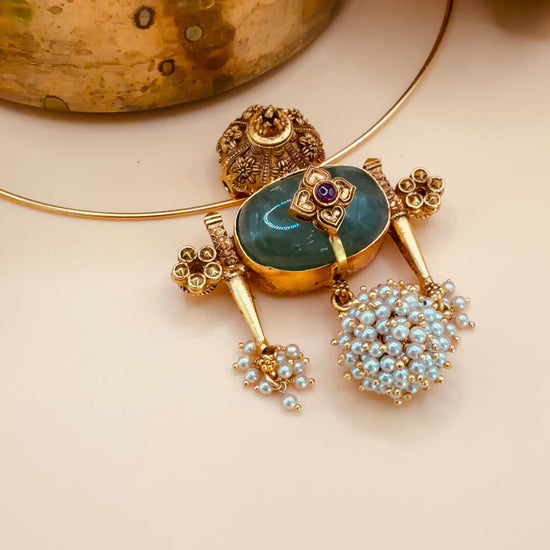 green-stone-muthu-pearl-drop-22k-gold-plated-silver-pendant.jpg