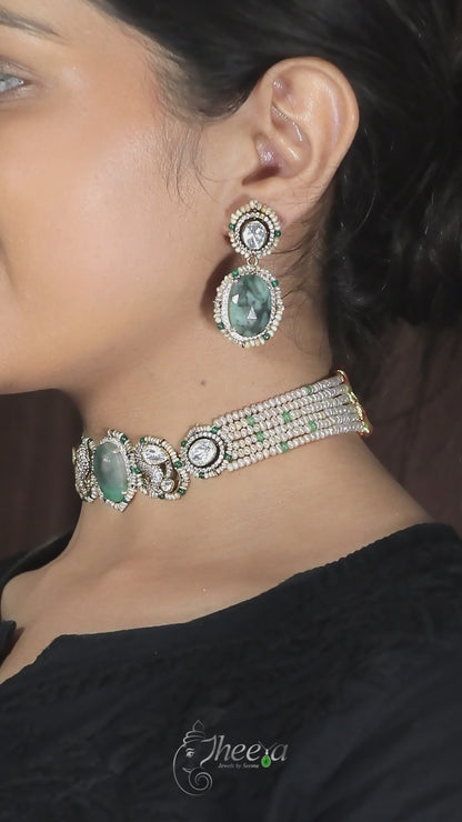 Green sapphire choker set
